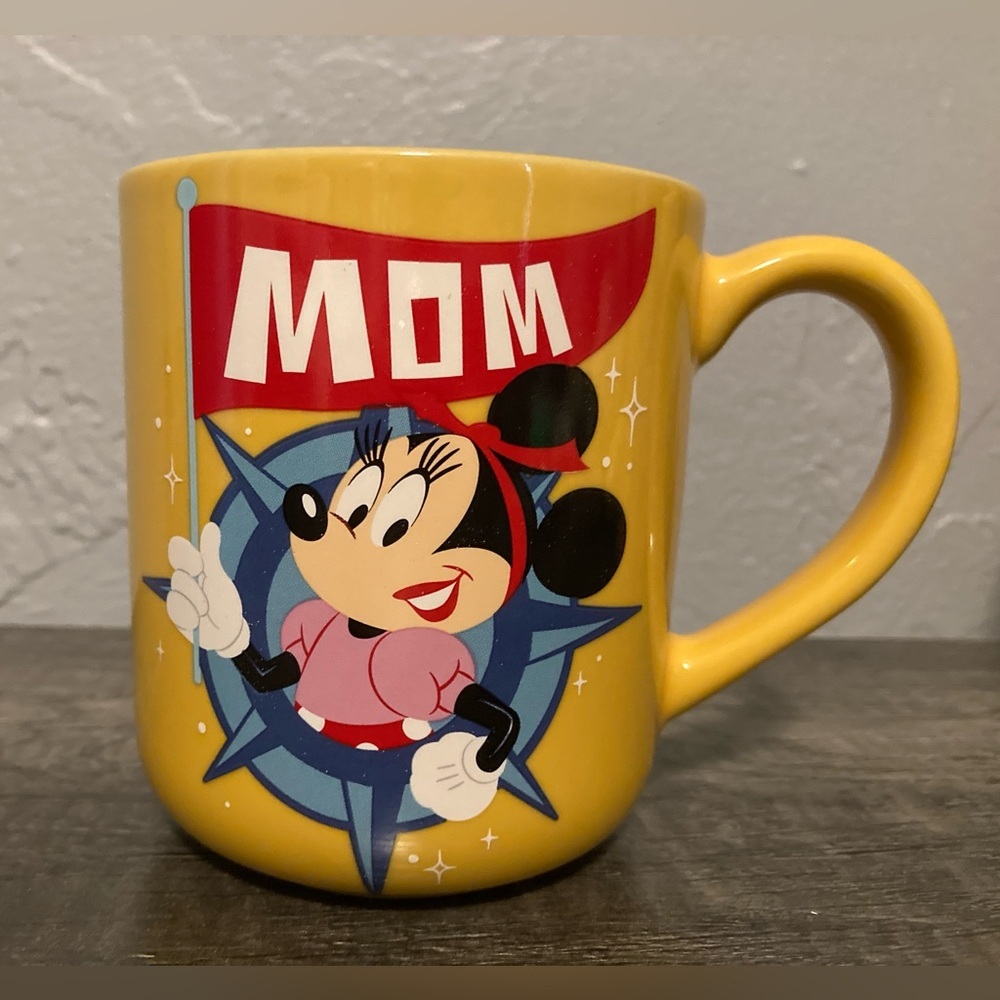 Disney Minnie Mouse 'Mom' Yellow Coffee Mug - Picture 4 of 7